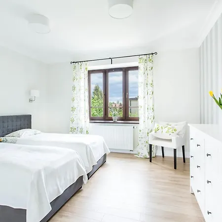 Appartamento Allegra Z Ogrodem I Sala Zabaw ,darmowy Parking I Lezaki, 5minut Do Morza Gdynia